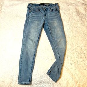 Aeropostal Jegging. Light blue, size 4 short.